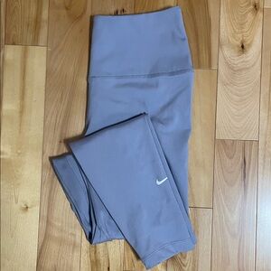 Nike Dri-FIT Light Purple leggings size medium hardly worn! Full Length